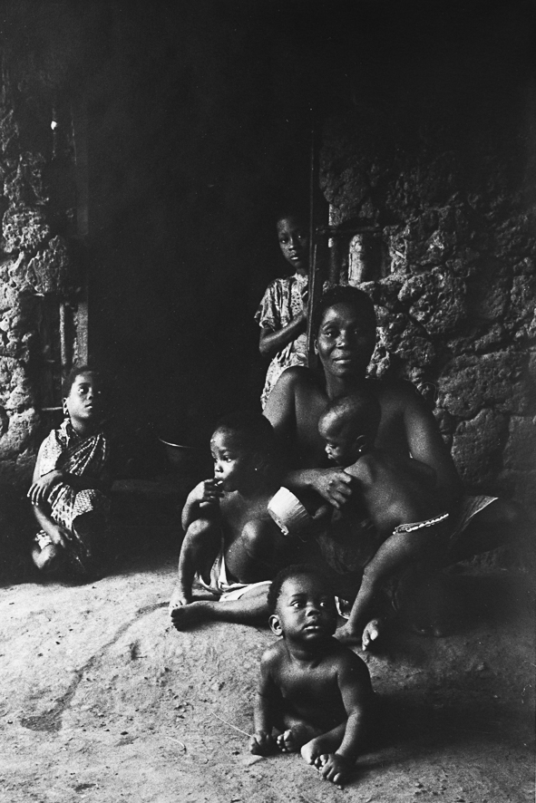 Femme et ses cinq enfants - La Ahémé – BENIN -1995